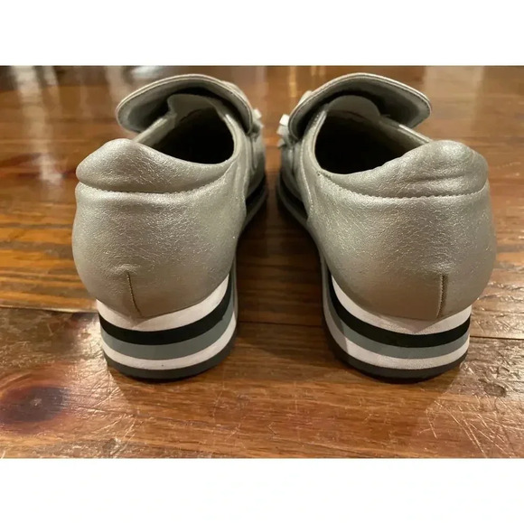 Coconuts by Matisse Women's Bess Silver Metallic Chain Perforated Loafers, 7 - Picture 9 of 12